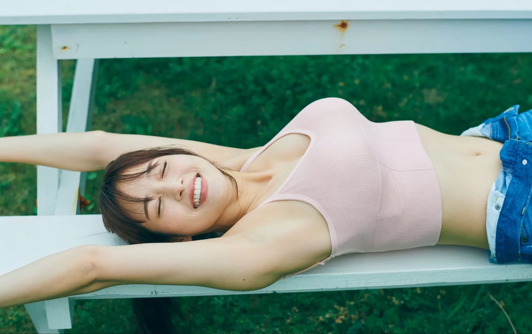 鷲見玲奈　水着