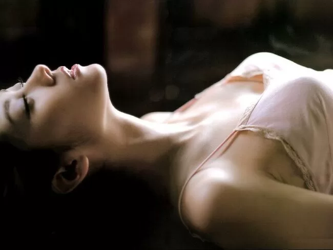 伊東美咲 水着 ビキニ ランジェリー 下着 グラビア 写真集