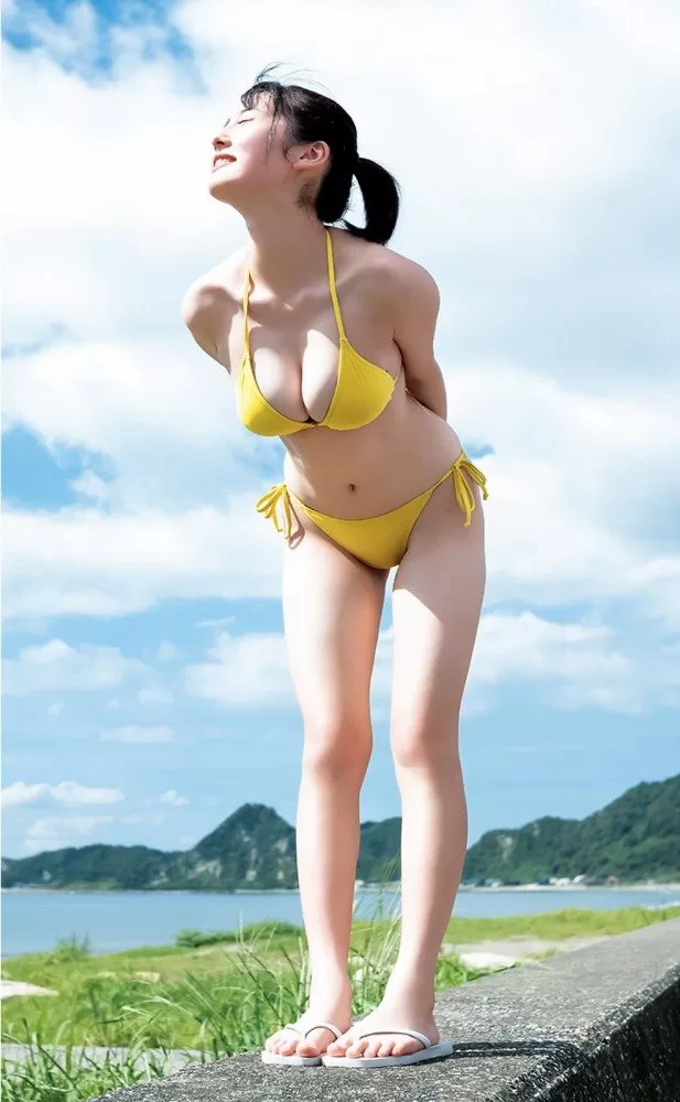 白濱美兎 水着 ビキニ ランジェリー 下着 グラビア 写真集