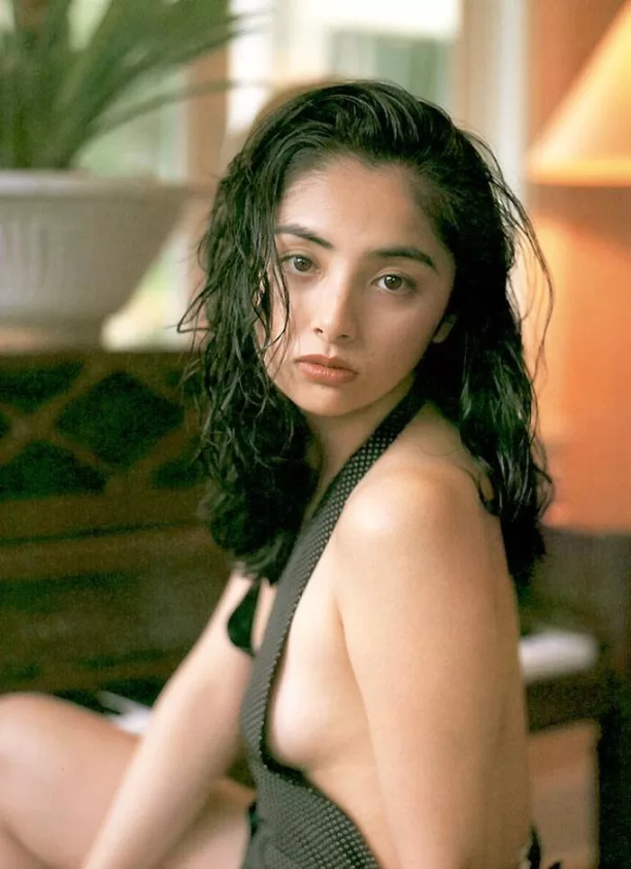 櫻井淳子 ヌード ノーブラ おっぱい 濡れ場 セックス 水着 ビキニ ランジェリー 下着 グラビア 写真集 ショムニ 特命係長 ベッドシーン 乳首