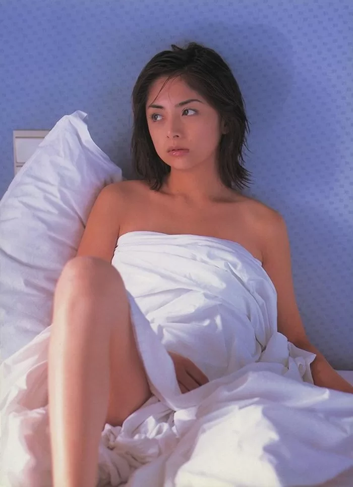 櫻井淳子 ヌード ノーブラ おっぱい 濡れ場 セックス 水着 ビキニ ランジェリー 下着 グラビア 写真集 ショムニ 特命係長 ベッドシーン 乳首