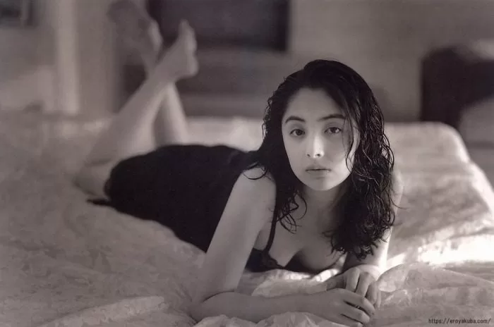 櫻井淳子 ヌード ノーブラ おっぱい 濡れ場 セックス 水着 ビキニ ランジェリー 下着 グラビア 写真集 ショムニ 特命係長 ベッドシーン 乳首