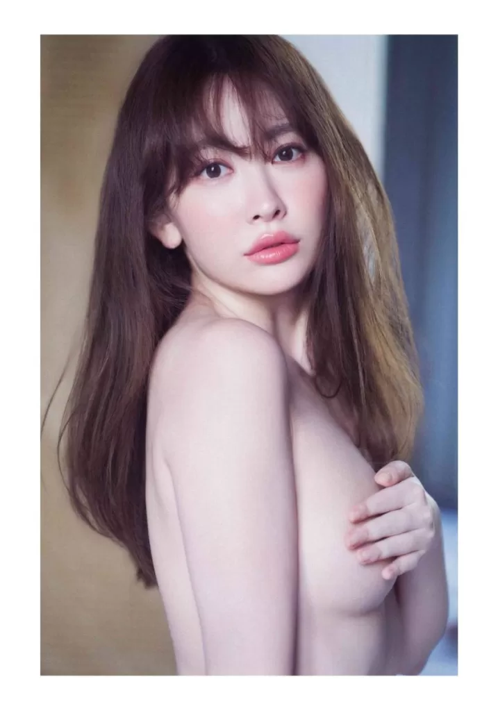 小嶋陽菜 全裸 ヌード