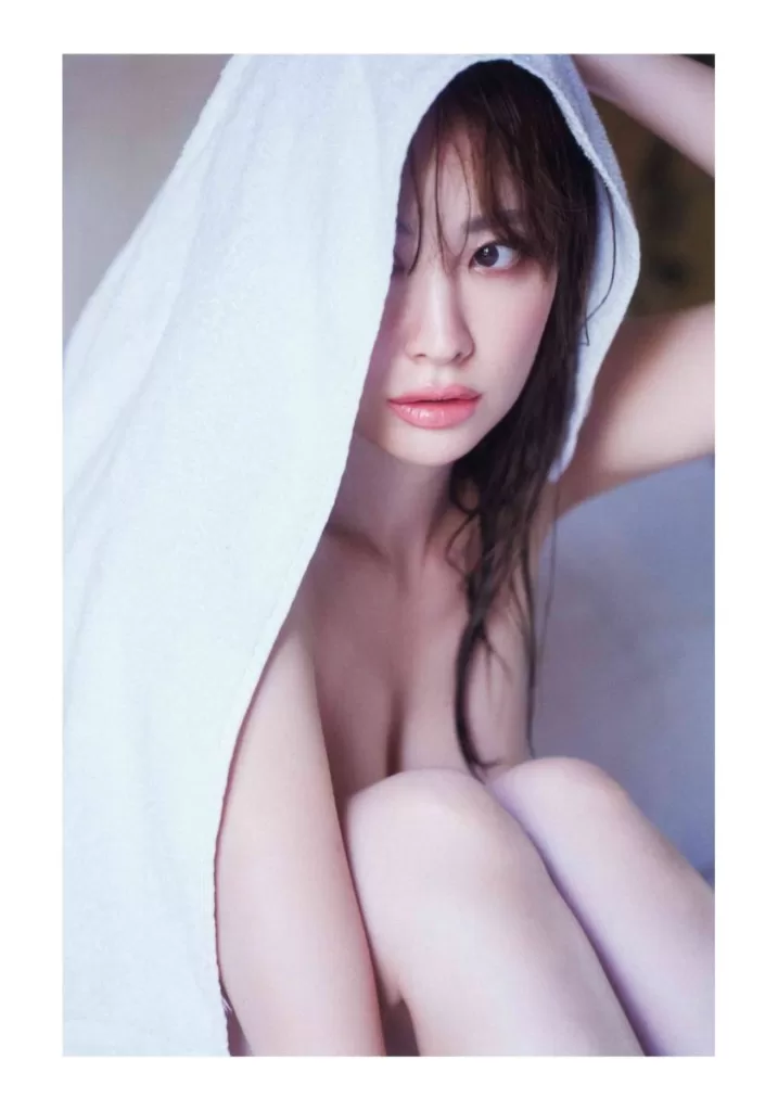 小嶋陽菜 全裸 ヌード
