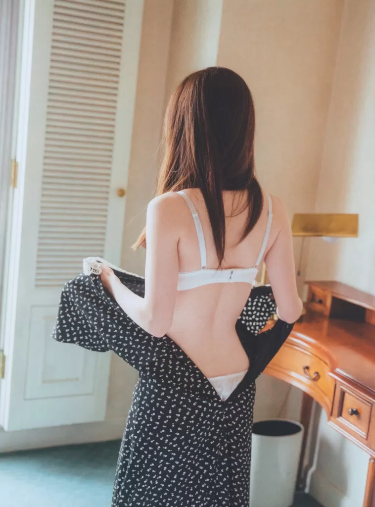 守屋麗奈　グラビア