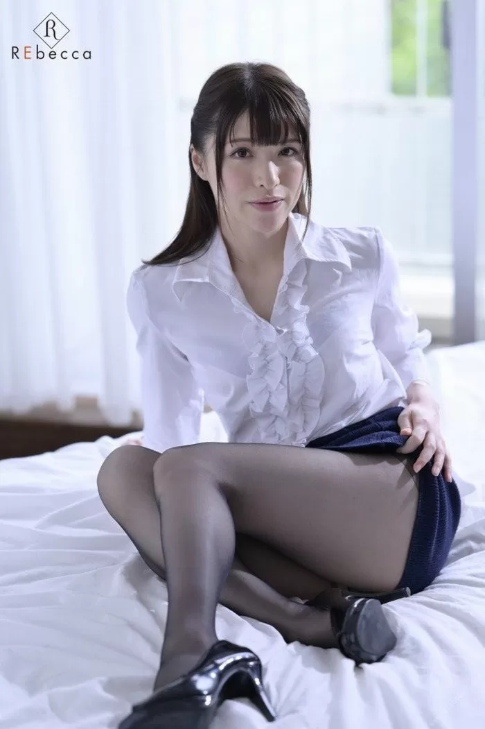 琴井しほり ヘアヌード マン毛 陰毛 ヌード 濡れ場 水着 ビキニ ランジェリー 下着 グラビア 写真集 AV女優 引退 琴井組しほ会 エスワン S1 アタッカーズ 月曜から夜ふかし ストリップ 浅草ロック座 性感帯 喉奥