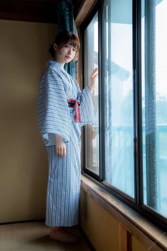 琴井しほり ヘアヌード マン毛 陰毛 ヌード 濡れ場 水着 ビキニ ランジェリー 下着 グラビア 写真集 AV女優 引退 琴井組しほ会 エスワン S1 アタッカーズ 月曜から夜ふかし ストリップ 浅草ロック座 性感帯 喉奥