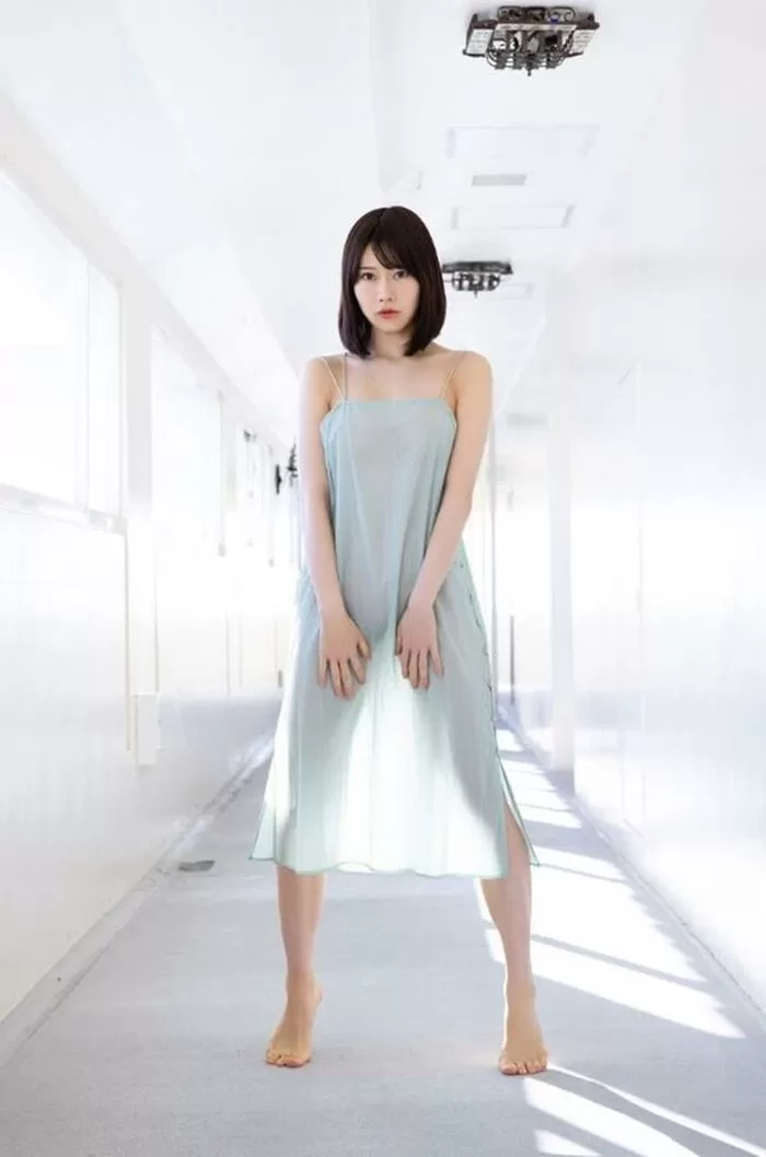 桃里れあ ヌード 濡れ場 水着 ビキニ ランジェリー 下着 グラビア 写真集 日本一エッチな看護師 現役ナース レースクイーン プール撮影会