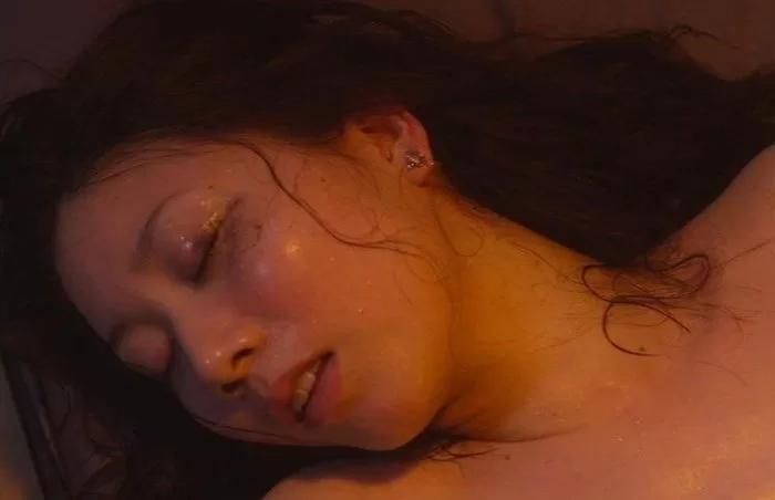 土居志央梨 ヌード 濡れ場 水着 ビキニ ランジェリー 下着 グラビア 写真集 セックス 騎乗位 おっぱい 乳輪 乳首 ベッドシーン