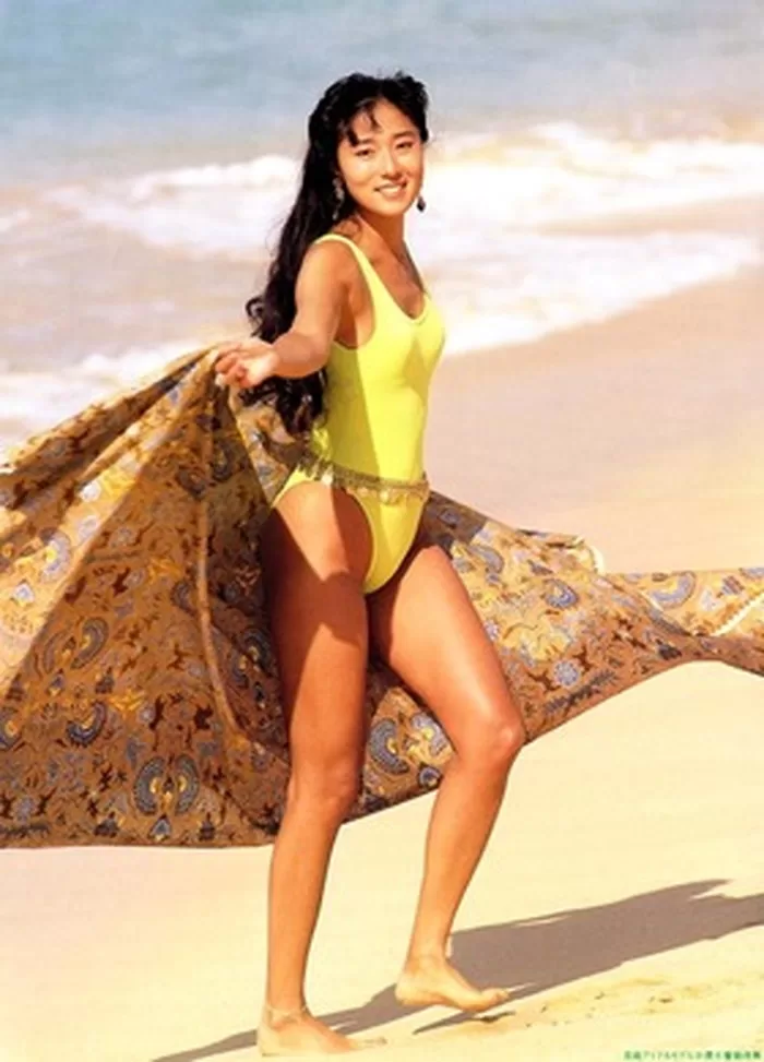 浅野ゆう子 ヌード 濡れ場 水着 ビキニ ランジェリー 下着 グラビア 写真集