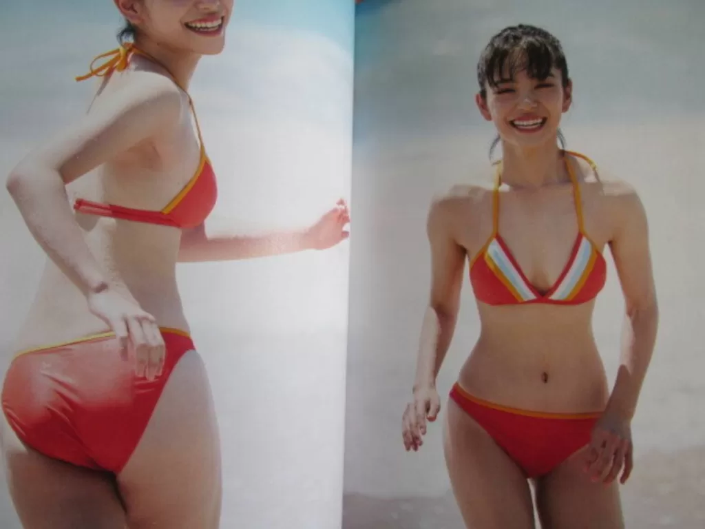 當真あみ　水着　おっぱい