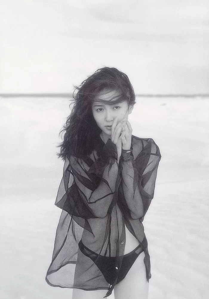 生稲晃子 ヌード 濡れ場 水着 ビキニ ランジェリー 下着 グラビア 写真集 おニャン子クラブ うしろ髪ひかれ隊 メンバー 会員番号40番