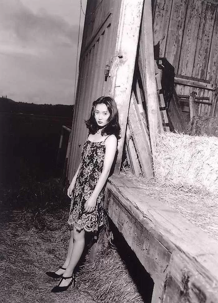 生稲晃子 ヌード 濡れ場 水着 ビキニ ランジェリー 下着 グラビア 写真集 おニャン子クラブ うしろ髪ひかれ隊 メンバー 会員番号40番