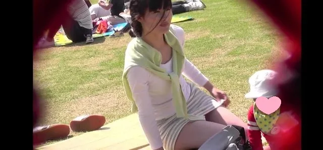 【画像】 ミニスカの若ママさん、エ□すぎるｗｗｗｗｗ