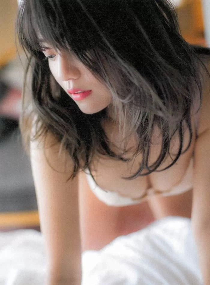 島田晴香 ヌード 濡れ場 水着 ビキニ ランジェリー 下着 グラビア 写真集 AKB48 チームK 実業家 旅館 若女将