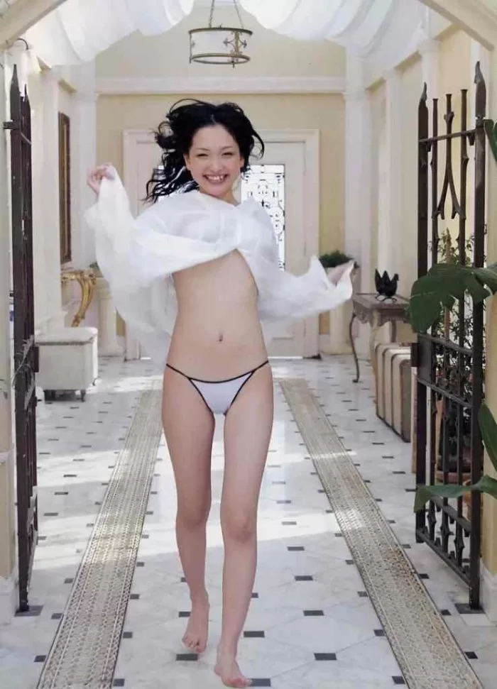 かでなれおん ヌード ヘアヌード 濡れ場 水着 ビキニ ランジェリー 下着 グラビア 写真集