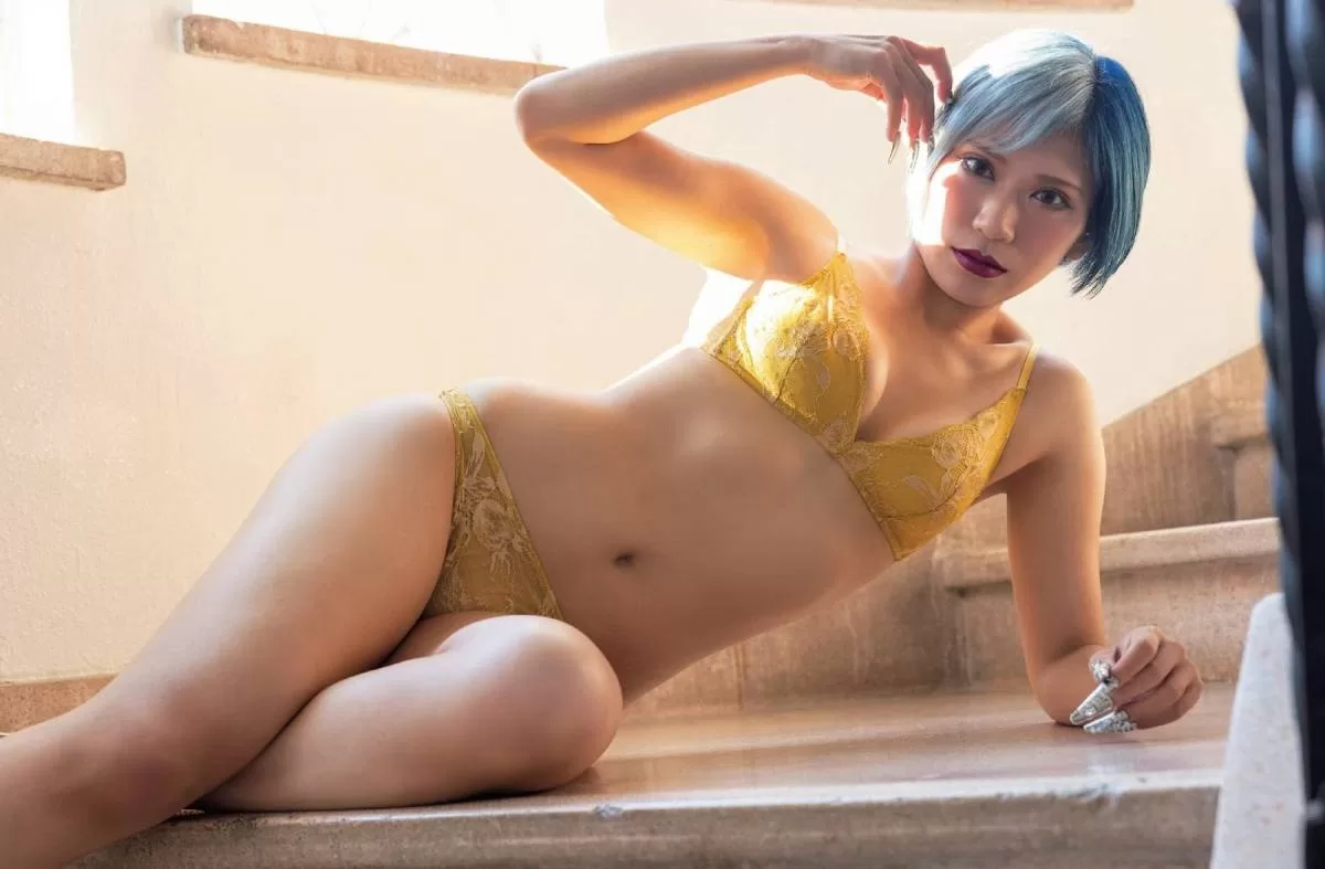 ぱーてぃーちゃん信子のお○ぱい！下着もスケスケでほぼ全裸がエ□すぎるｗｗｗｗ