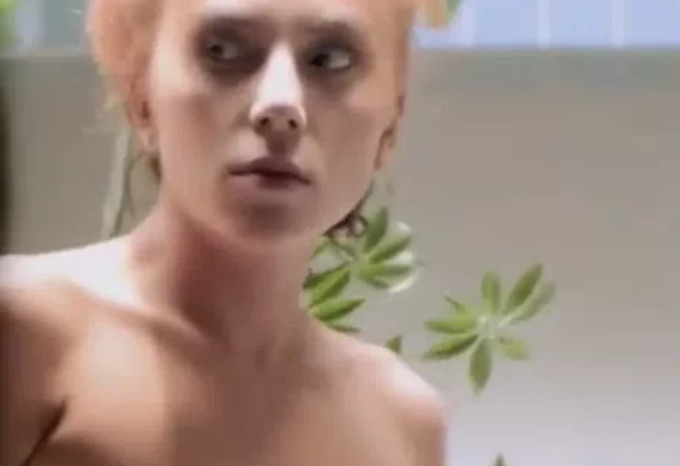 レディーガガのフルヌードでお○ぱいどころかお股の線まで丸見えにｗｗｗｗ