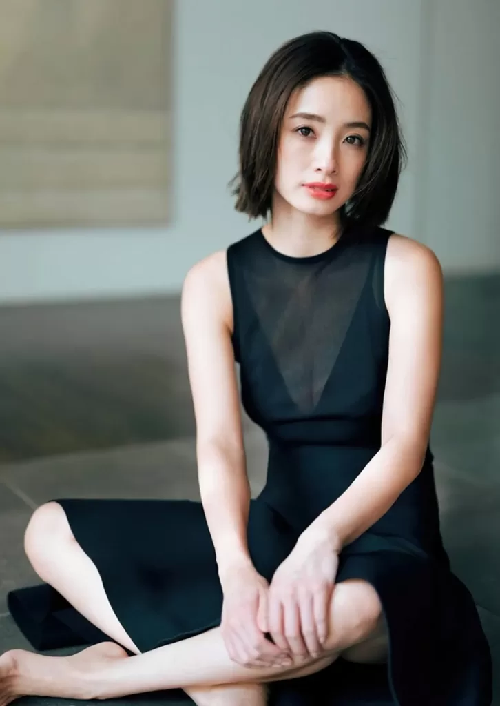 上戸彩　おっぱい