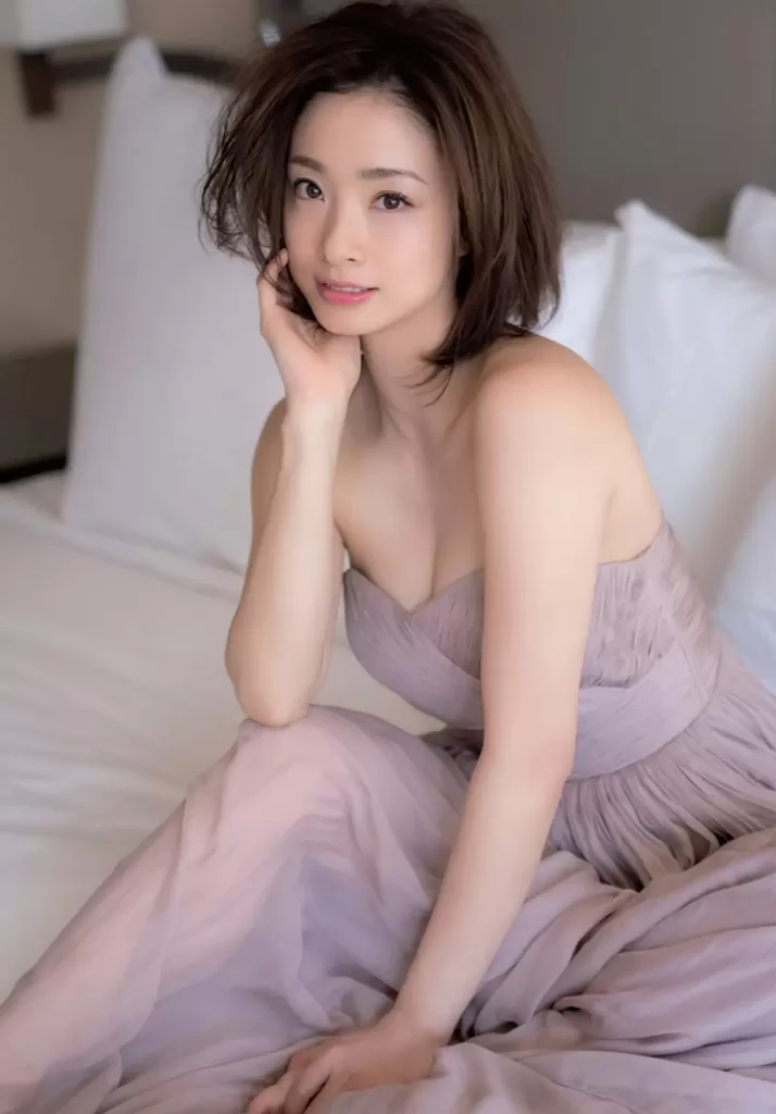 上戸彩　おっぱい