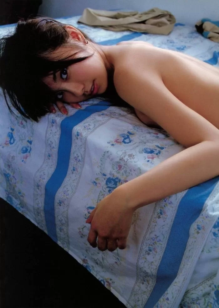 山本梓 ヌード 濡れ場 水着 ビキニ ランジェリー 下着 グラビア 写真集