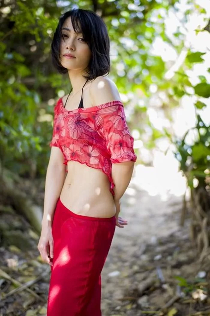 遠藤久美子 ヌード 濡れ場 水着 ビキニ ランジェリー 下着 グラビア 写真集