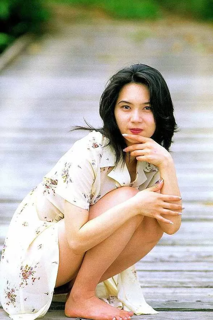 盛本真理子 ヘアヌード ヌード 濡れ場 水着 ビキニ ランジェリー 下着 グラビア 写真集