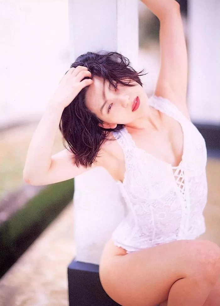 盛本真理子 ヘアヌード ヌード 濡れ場 水着 ビキニ ランジェリー 下着 グラビア 写真集