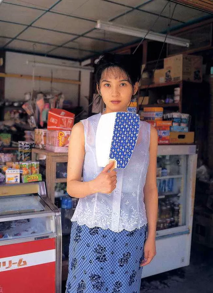 盛本真理子 ヘアヌード ヌード 濡れ場 水着 ビキニ ランジェリー 下着 グラビア 写真集