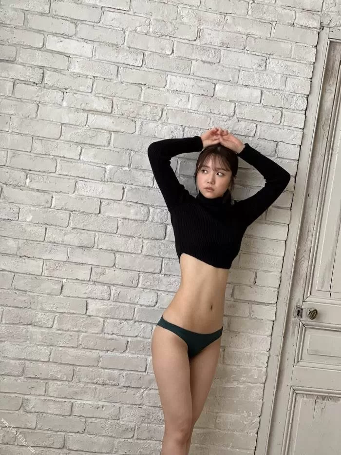 真下華穂 水着 ビキニ ランジェリー 下着 グラビア 写真集 NGT48 卒業 芸能界 引退