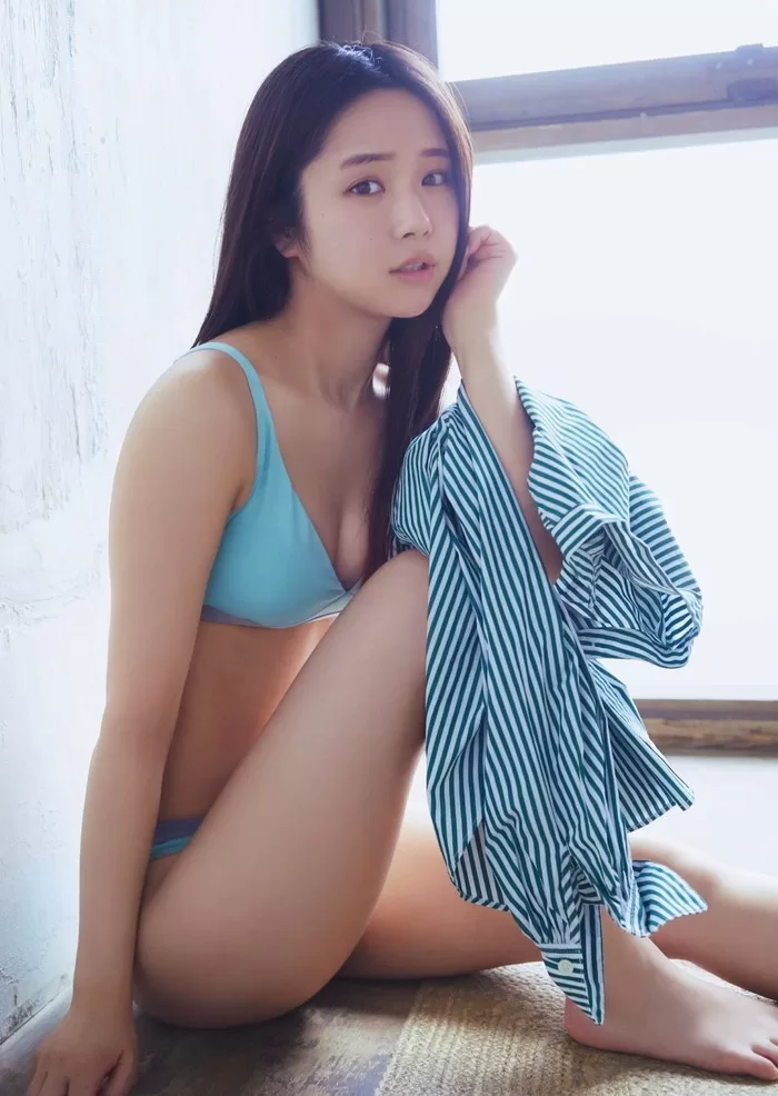 真下華穂 水着 ビキニ ランジェリー 下着 グラビア 写真集 NGT48 卒業 芸能界 引退