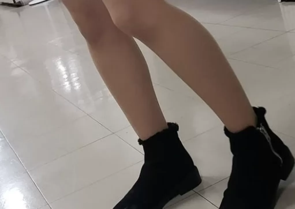 【画像】 こういう格好でバイト先に来るＪＤさん、エチエチｗｗｗ