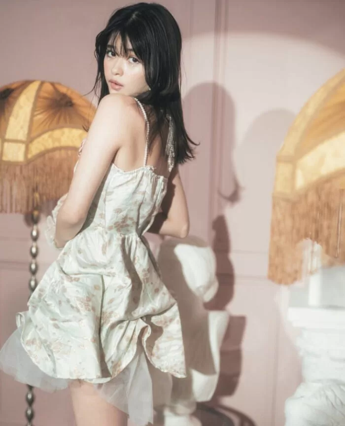 景井ひな 水着グラビア