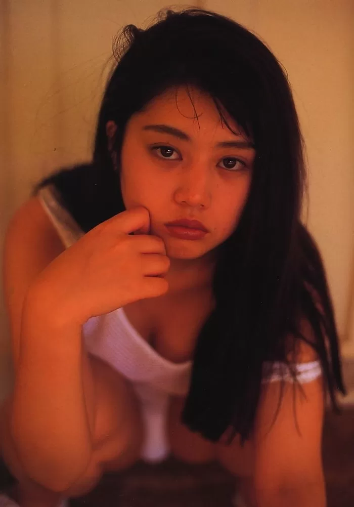 中村通代 ヘアヌード ヌード 濡れ場 水着 ビキニ ランジェリー 下着 グラビア 写真集 ミス・ジュニア日本 ミスマガジン ロッテCMアイドルは君だ!コンテスト 涙色ジクソーパズル ヌード写真集 MIEEちゃん