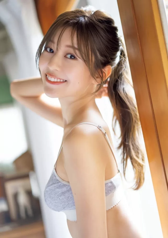 石崎日梨 水着 ビキニ ランジェリー 下着 グラビア 写真集