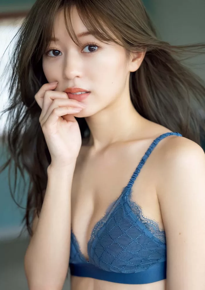 石崎日梨 水着 ビキニ ランジェリー 下着 グラビア 写真集