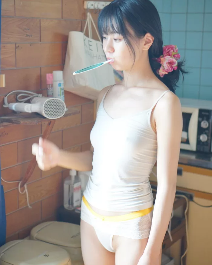 五芭 ヘアヌード ヌード 濡れ場 水着 ビキニ ランジェリー 下着 グラビア 写真集 AV女優 愛のハイエナ
