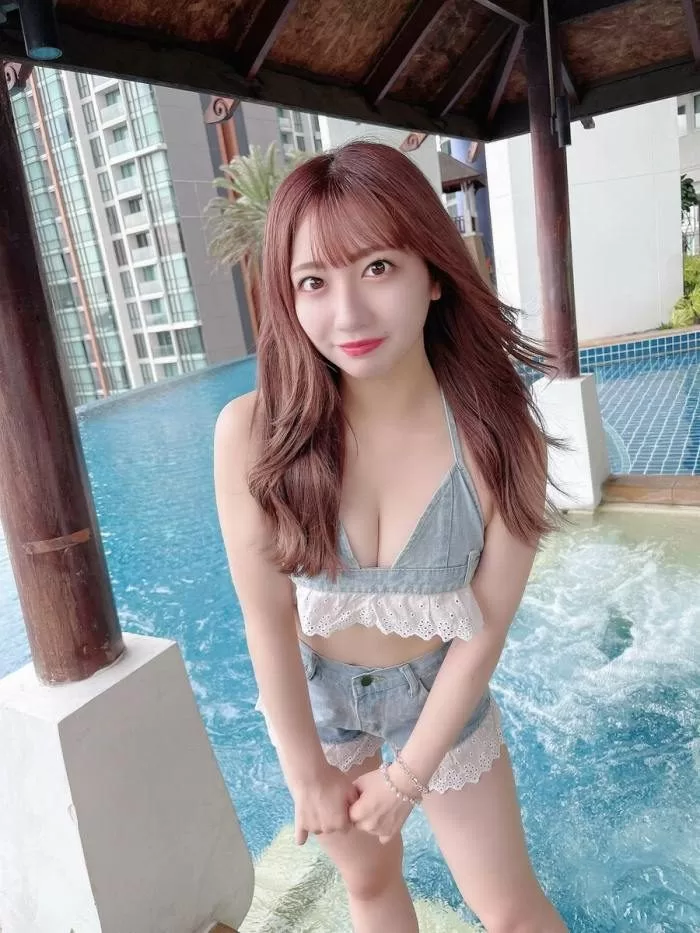 高橋きら ヌード 濡れ場 水着 ビキニ ランジェリー 下着 グラビア 写真集 NiLUNLOCK 高橋希来 高橋希良 AKB48 卒業 綺星★フィオレナード 輝星★Cosμ'n.