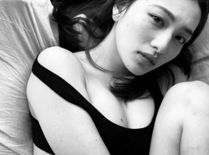 北村優衣 ヌード 濡れ場 おっぱい 乳首 乳輪 水着 ビキニ ランジェリー 下着 グラビア 写真集 ビリーバーズ