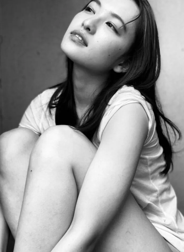 北村優衣 ヌード 濡れ場 おっぱい 乳首 乳輪 水着 ビキニ ランジェリー 下着 グラビア 写真集 ビリーバーズ