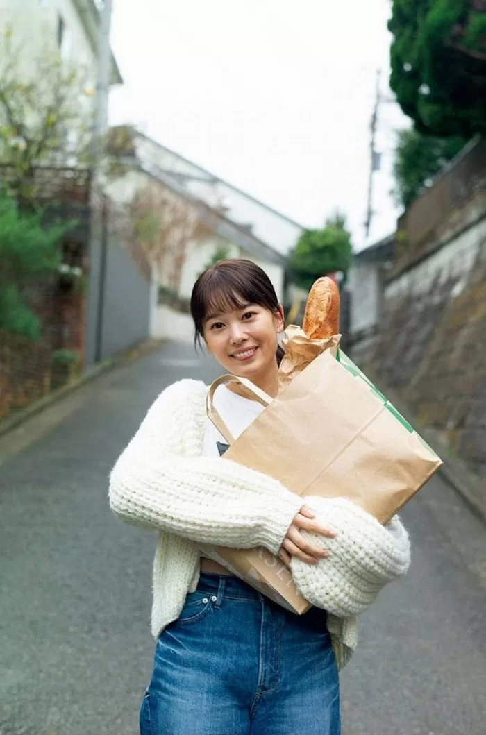 小坂井祐莉絵 水着 ビキニ ランジェリー 下着 写真集 声優 女子プロレス スターダム リングアナウンサー ギルドロップス 知多娘。