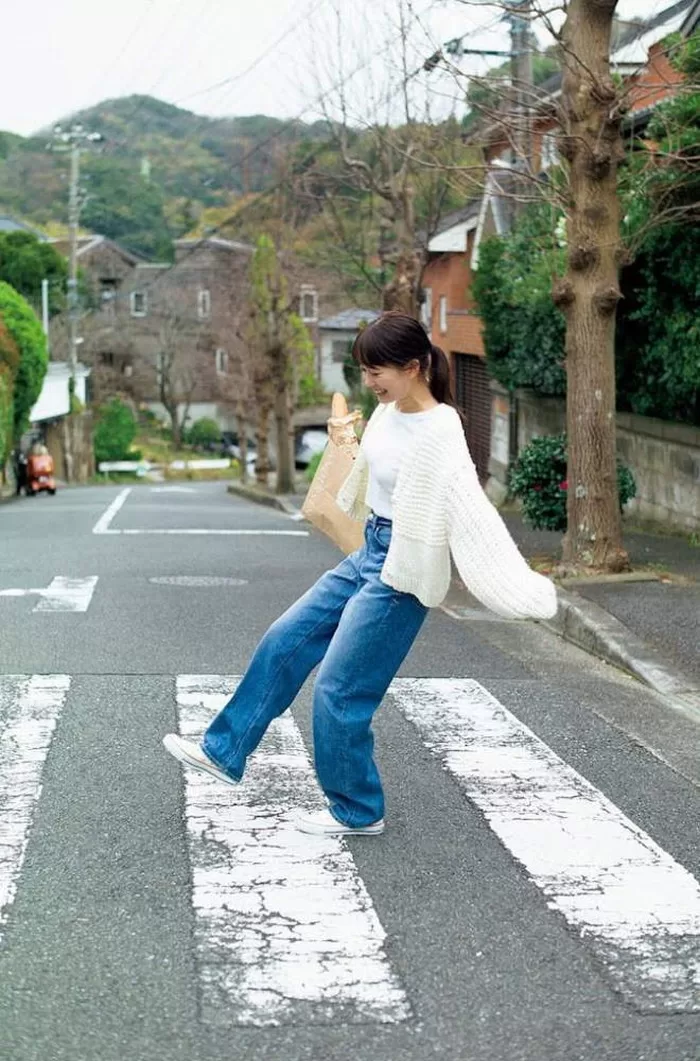 小坂井祐莉絵 水着 ビキニ ランジェリー 下着 写真集 声優 女子プロレス スターダム リングアナウンサー ギルドロップス 知多娘。