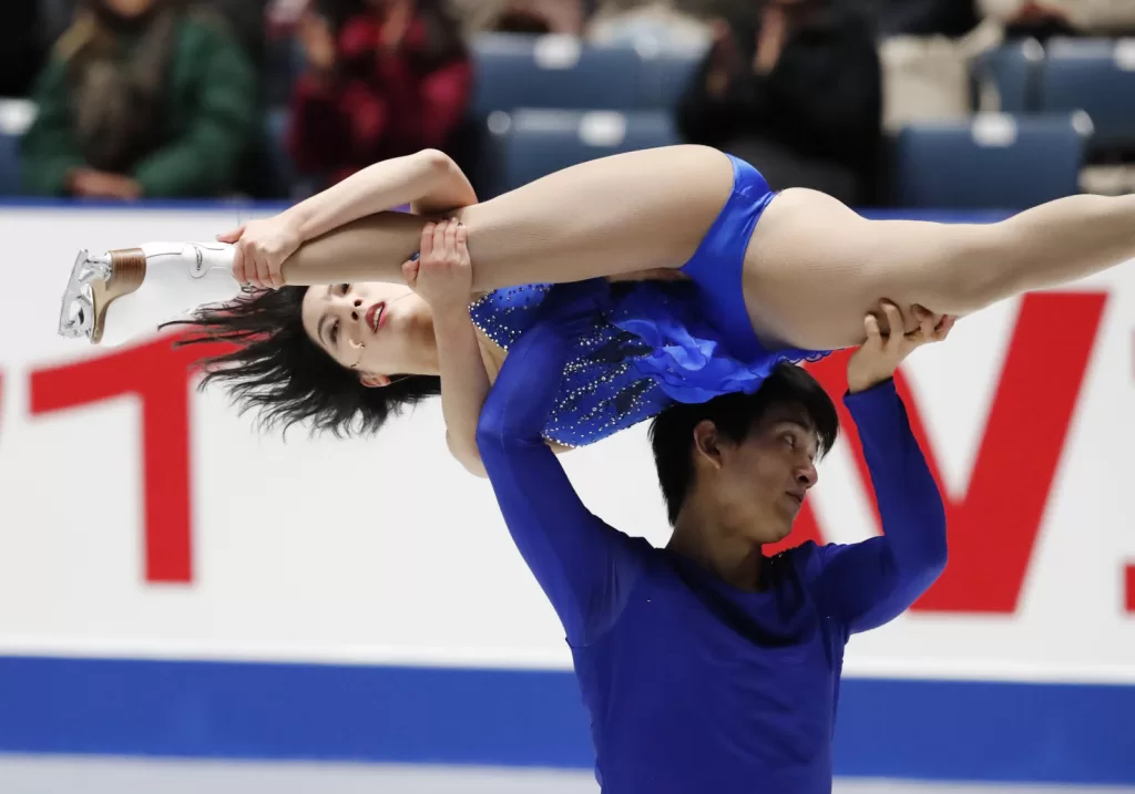 りくりゅうペア　三浦璃来　美尻