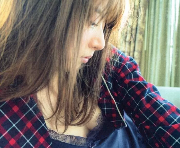 橋本奈々未 水着 ビキニ ランジェリー 下着 グラビア 写真集 乃木坂46 卒業 CanCam専属モデル 芸能界引退 株式会社ソニー・ミュージックエンタテインメント正社員入社 OL