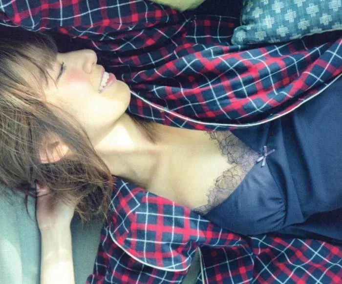 橋本奈々未 水着 ビキニ ランジェリー 下着 グラビア 写真集 乃木坂46 卒業 CanCam専属モデル 芸能界引退 株式会社ソニー・ミュージックエンタテインメント正社員入社 OL