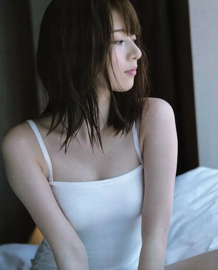 橋本奈々未 水着 ビキニ ランジェリー 下着 グラビア 写真集 乃木坂46 卒業 CanCam専属モデル 芸能界引退 株式会社ソニー・ミュージックエンタテインメント正社員入社 OL
