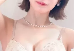 【画像】 元アイドルさん、下着モデルになり下がるｗｗｗ