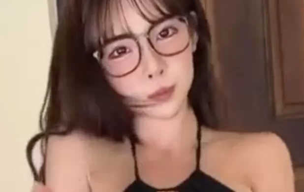 AV女優・深田えいみ、とんでもないボディにｗｗｗｗ