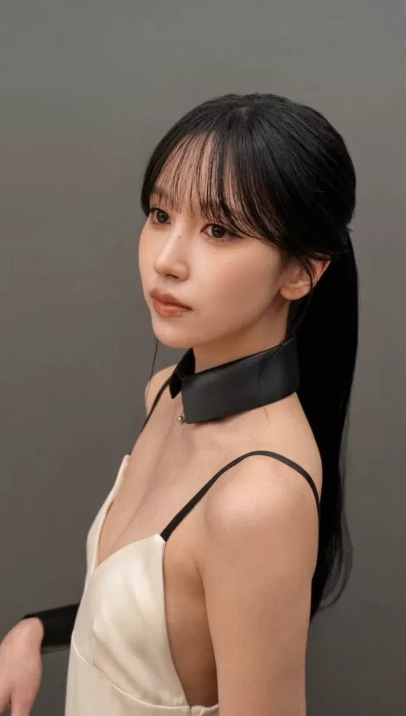 twice ミナ　おっぱい　ドレス