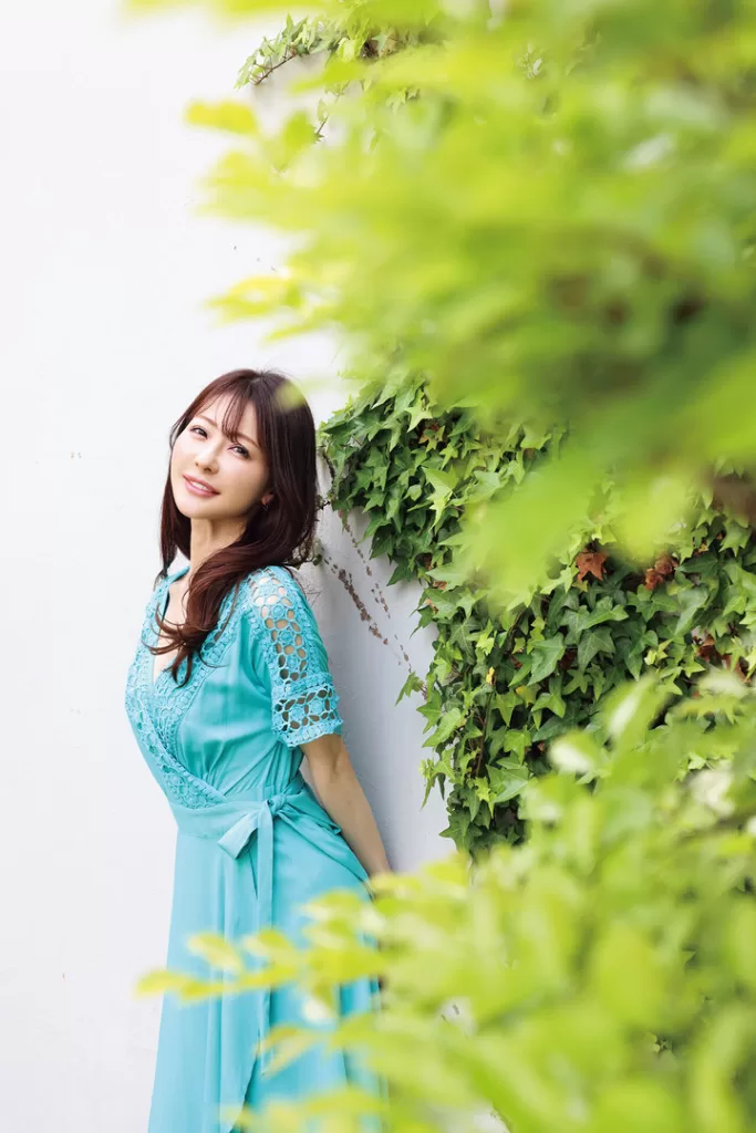 小沢菜穂　ヌード